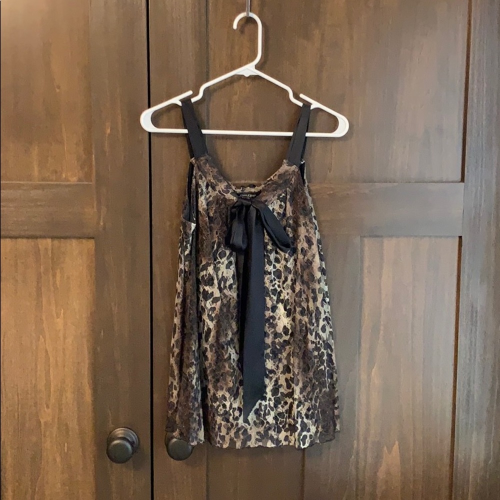 Fun karen Kane animal print top